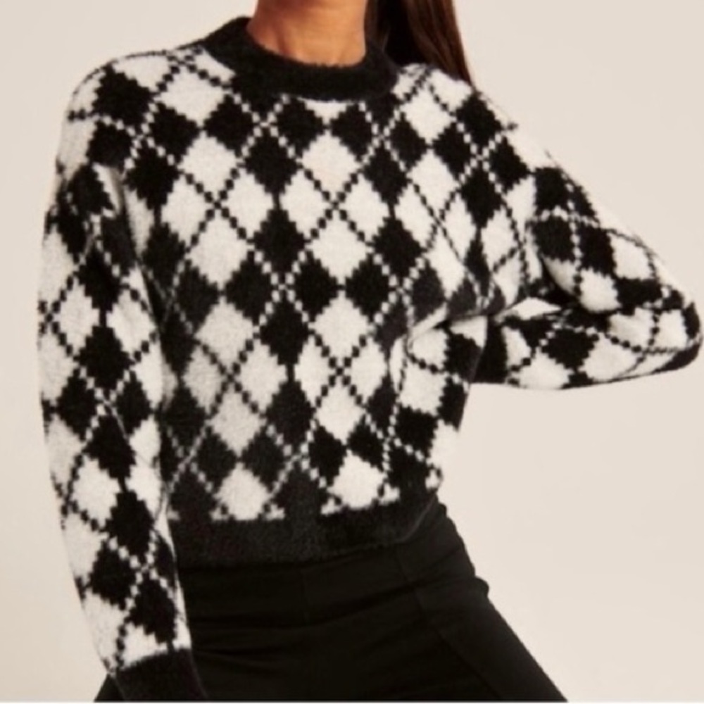 Abercrombie & Fitch Soft A&F Argyle Pullover Sweater Size Medium